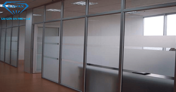 Hệ cửa nhôm kết hợp với mặt kính